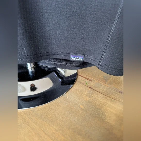 Capilene Midweight Crew LS - BLK - SM - Patagonia [0001] - Picture 4 of 7